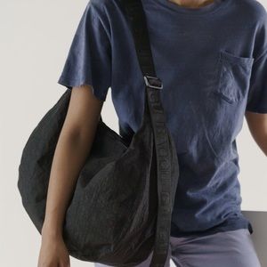 ISO: Large Baggu Crescent (Any Color)